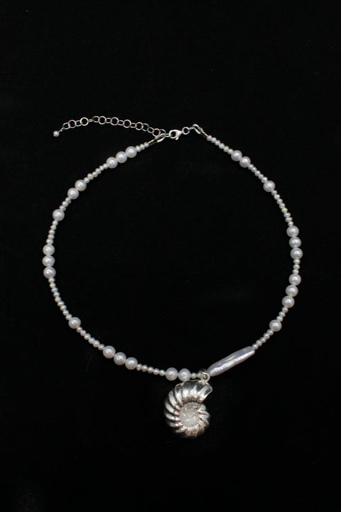 Choker with pearls "Shell whispers"