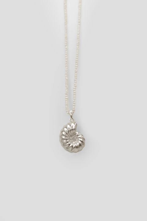 Silver necklace with pearls "Shell whispers"